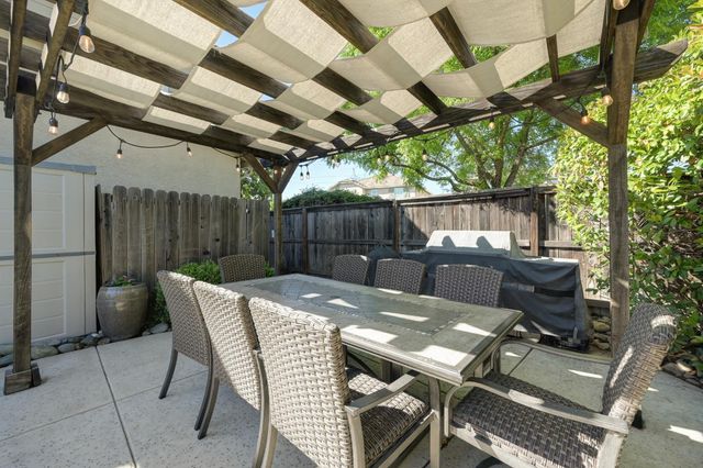 1649 Snapdragon Ln, Roseville, CA 95747