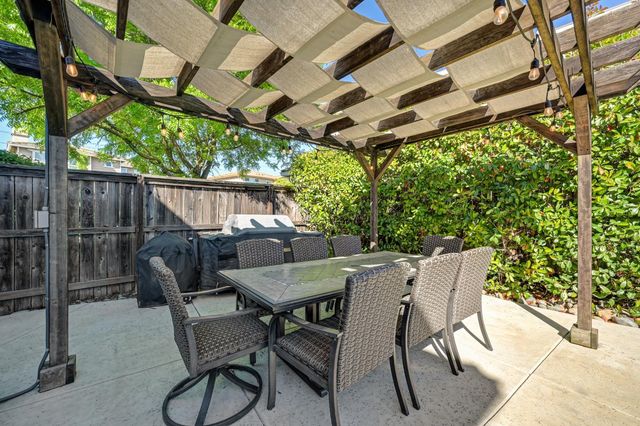 1649 Snapdragon Ln, Roseville, CA 95747