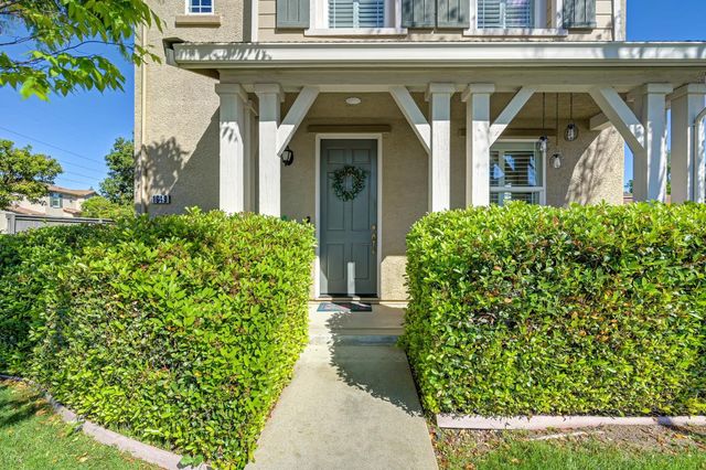 1649 Snapdragon Ln, Roseville, CA 95747