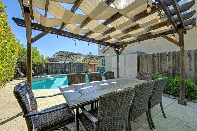 1649 Snapdragon Ln, Roseville, CA 95747