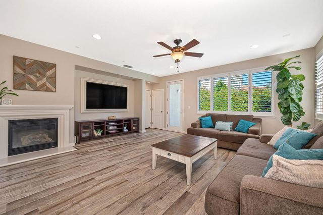 1649 Snapdragon Ln, Roseville, CA 95747