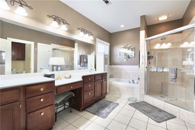 810 Brookside Court, Rogers, AR 72758