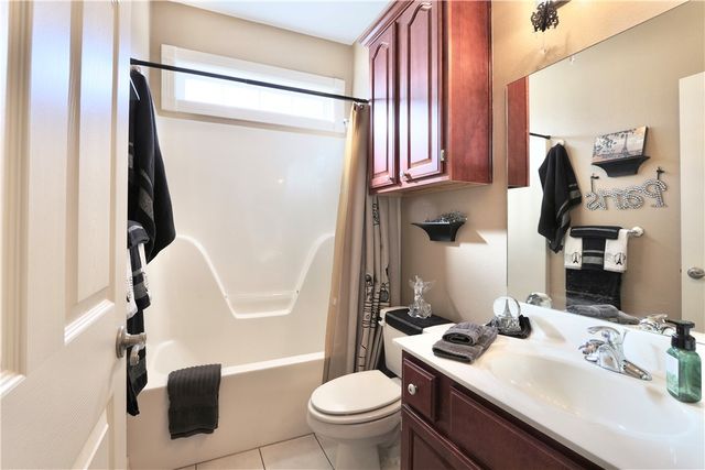 810 Brookside Court, Rogers, AR 72758