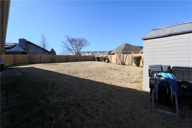 810 Brookside Court, Rogers, AR 72758