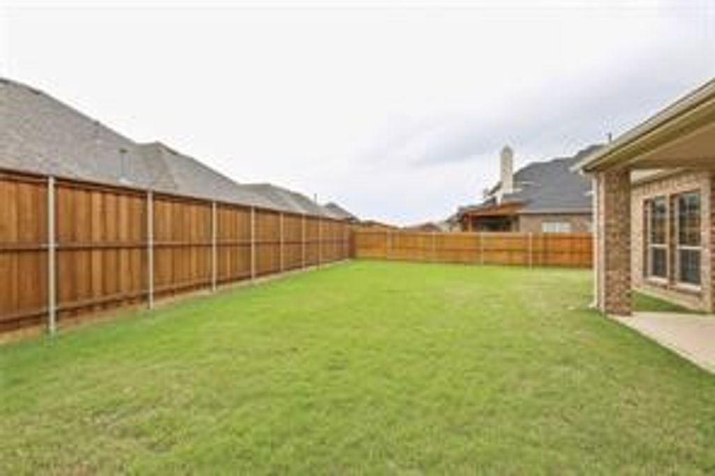 516 Windy Knoll Drive, Murphy, TX 75094