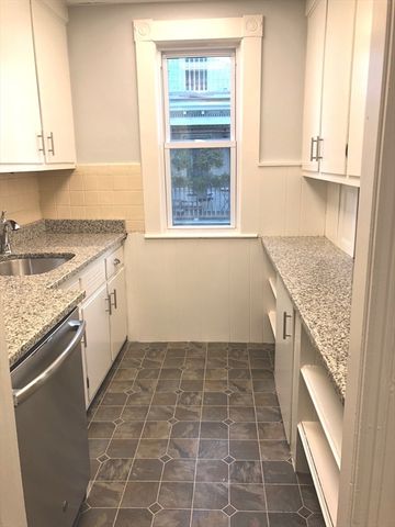 505 High Street 505, Lowell, MA 01852