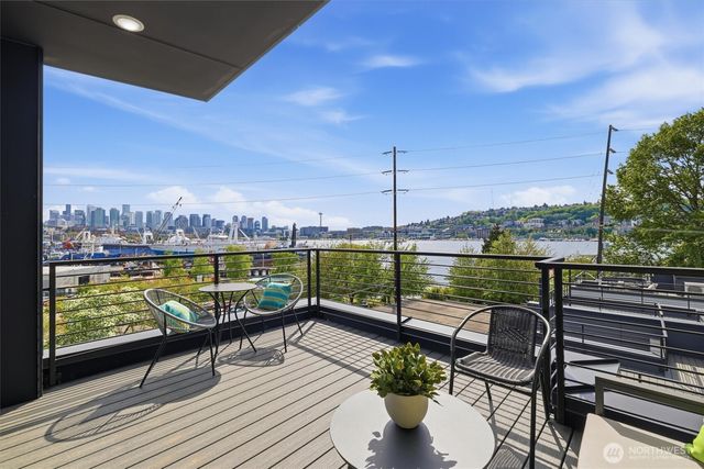 2007 Minor Avenue E, Seattle, WA 98102