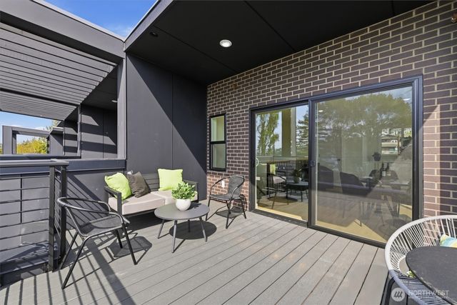 2007 Minor Avenue E, Seattle, WA 98102