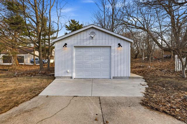 17839 N Shore Drive, Spring Lake, MI 49456