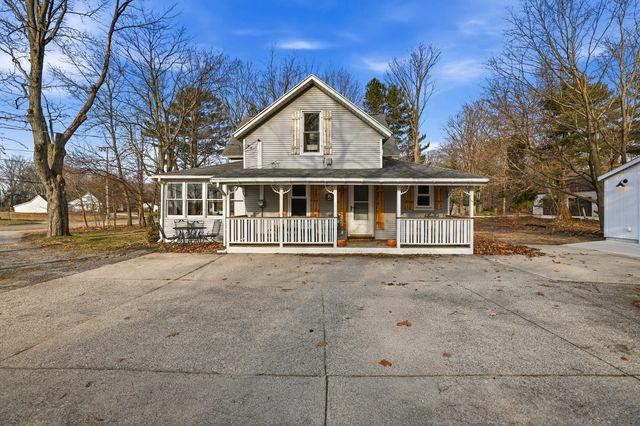 17839 N Shore Drive, Spring Lake, MI 49456