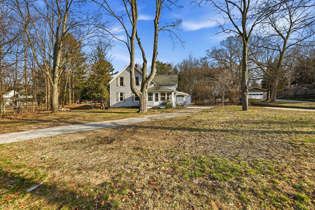 17839 N Shore Drive, Spring Lake, MI 49456