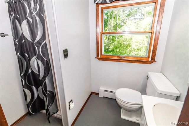 9051 Vienna Road, Otisville, MI 48463