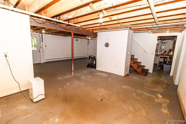 9051 Vienna Road, Otisville, MI 48463