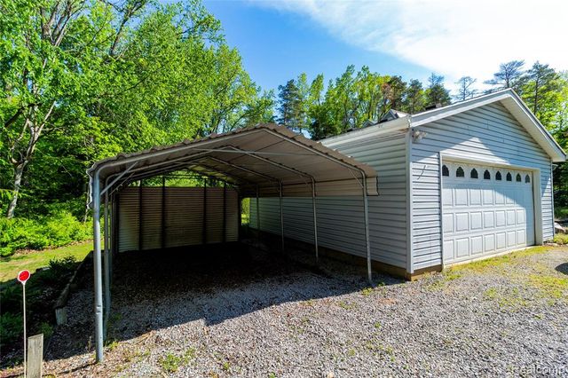 9051 Vienna Road, Otisville, MI 48463