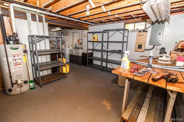 9051 Vienna Road, Otisville, MI 48463