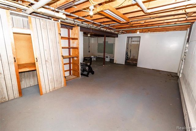 9051 Vienna Road, Otisville, MI 48463
