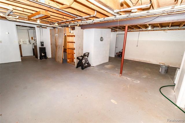 9051 Vienna Road, Otisville, MI 48463