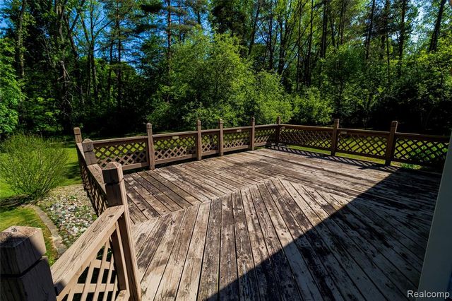 9051 Vienna Road, Otisville, MI 48463