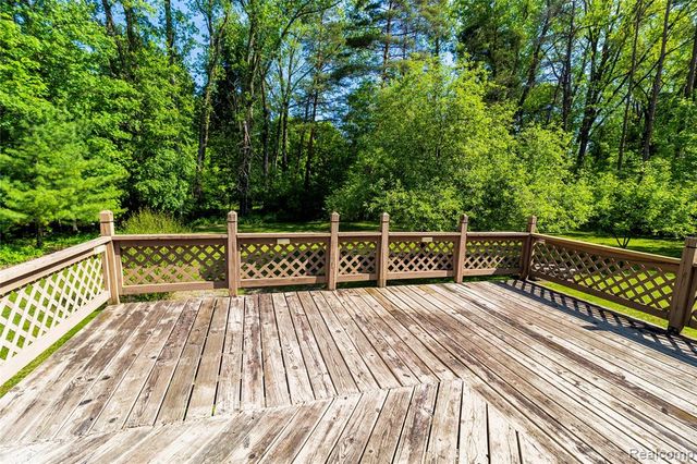 9051 Vienna Road, Otisville, MI 48463