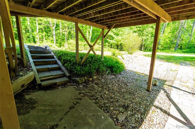 9051 Vienna Road, Otisville, MI 48463