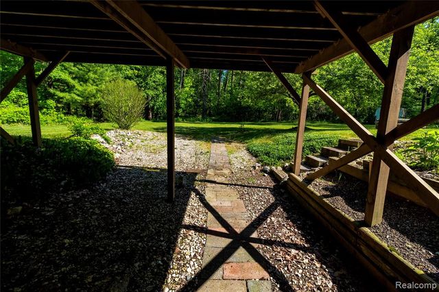 9051 Vienna Road, Otisville, MI 48463