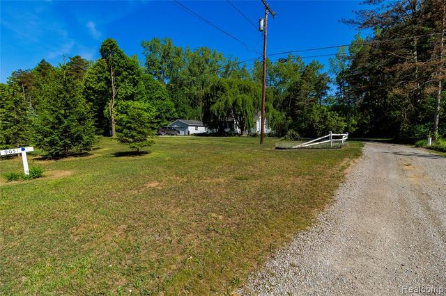 9051 Vienna Road, Otisville, MI 48463