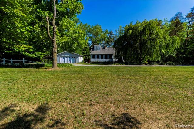 9051 Vienna Road, Otisville, MI 48463