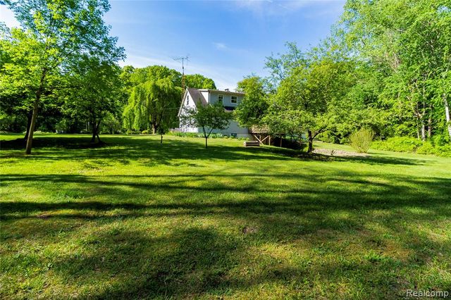 9051 Vienna Road, Otisville, MI 48463