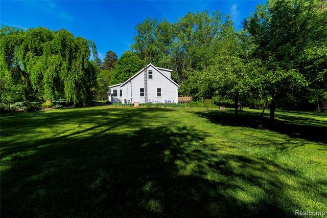 9051 Vienna Road, Otisville, MI 48463
