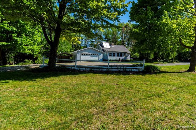 9051 Vienna Road, Otisville, MI 48463