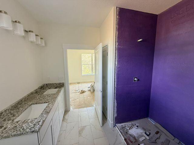 3406 Covington Drive, Davenport, IA 52806
