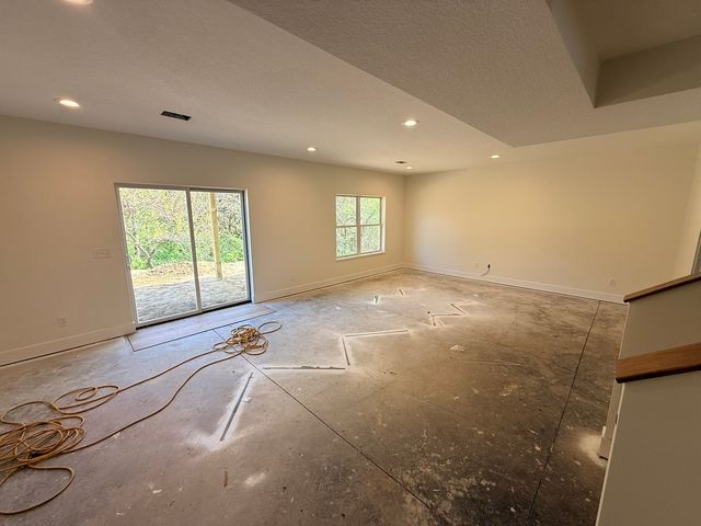 3406 Covington Drive, Davenport, IA 52806