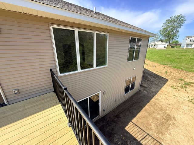 3406 Covington Drive, Davenport, IA 52806