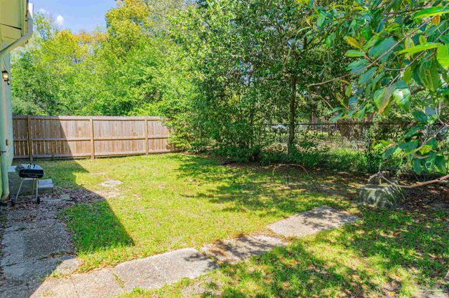 10 N Jamaica St, Pensacola, FL 32507