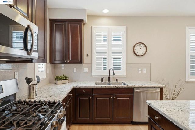 3941 Portola Cmn 6, Livermore, CA 94551