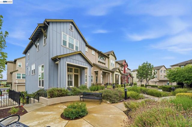 3941 Portola Cmn 6, Livermore, CA 94551