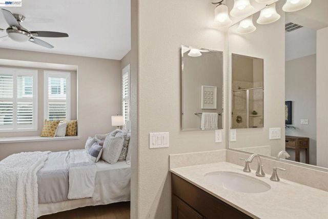 3941 Portola Cmn 6, Livermore, CA 94551