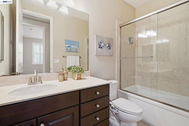 3941 Portola Cmn 6, Livermore, CA 94551