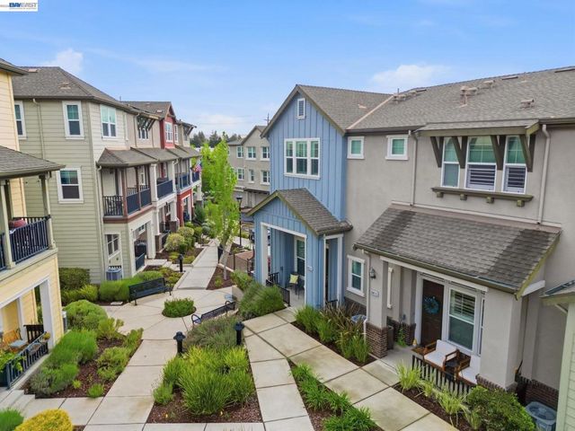 3941 Portola Cmn 6, Livermore, CA 94551