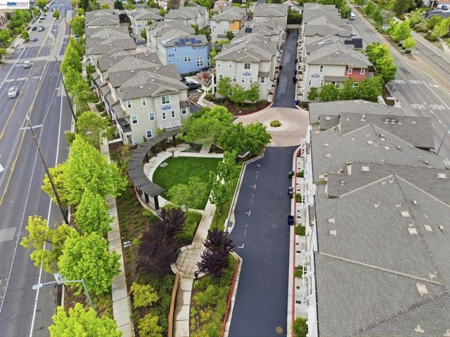 3941 Portola Cmn 6, Livermore, CA 94551