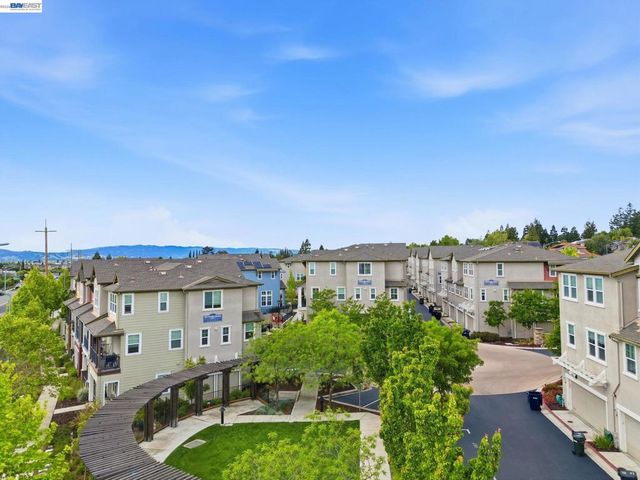 3941 Portola Cmn 6, Livermore, CA 94551