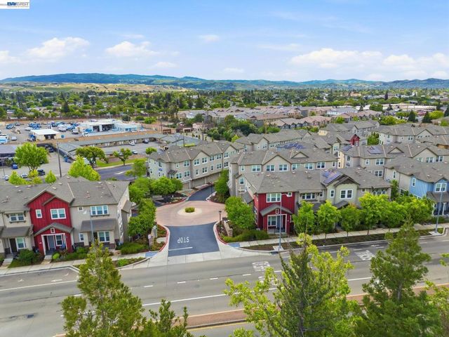 3941 Portola Cmn 6, Livermore, CA 94551