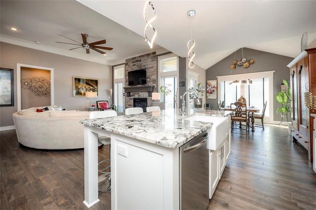 2713 W Concord Drive, Olathe, KS 66061