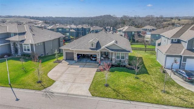 2713 W Concord Drive, Olathe, KS 66061