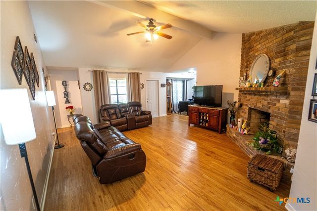 308 Fernwood Circle, Victoria, TX 77901