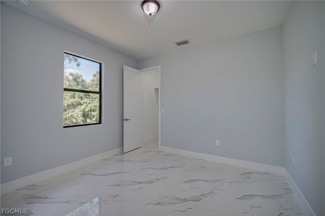 872 Spaulding ST E, Lehigh Acres, FL 33974