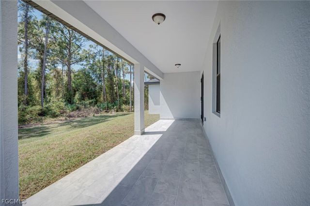 872 Spaulding ST E, Lehigh Acres, FL 33974