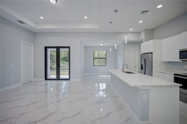 872 Spaulding ST E, Lehigh Acres, FL 33974