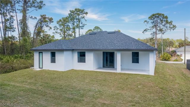 872 Spaulding ST E, Lehigh Acres, FL 33974