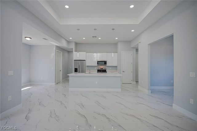 872 Spaulding ST E, Lehigh Acres, FL 33974